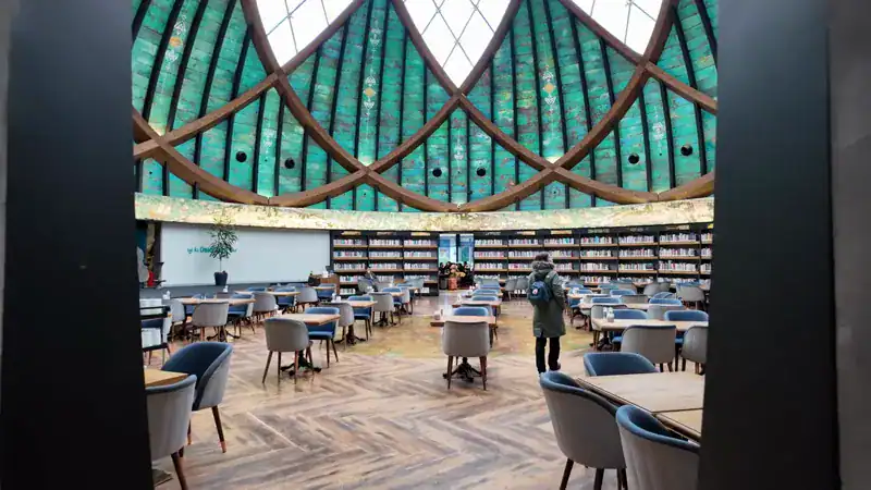 Café biblioteca Nevmekân Sahil en Üsküdar, Estambul