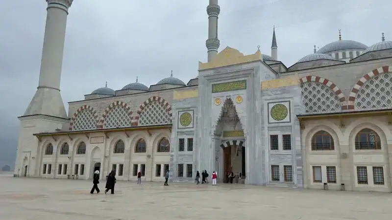 Mezquita de Çamlıca, la más grande de Turquía, en Üsküdar