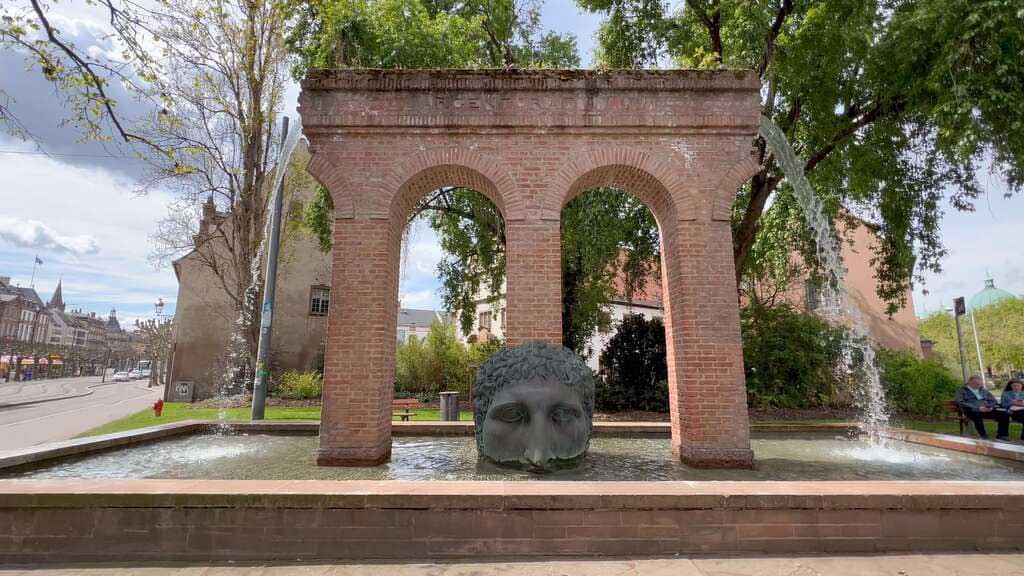 Estrasburgo fuente acueducto