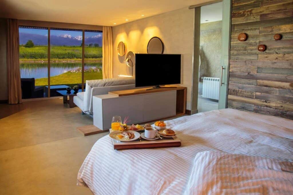 12. hoteles en bodegas mendoza - casa petrini