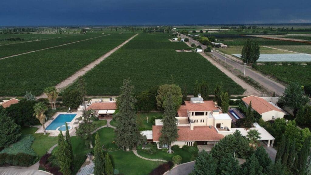 7. hoteles en bodegas mendoza - casa agostino
