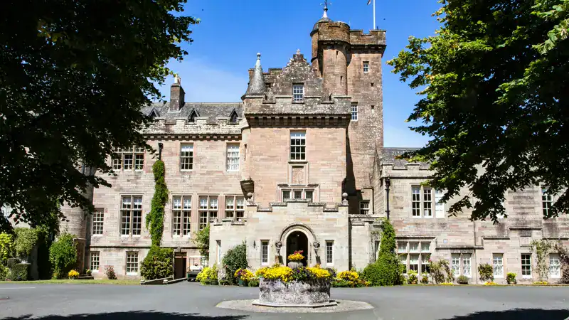 Glenapp Castle, hotel Relais & Chateaux frente al mar en Ayrshire, Escocia