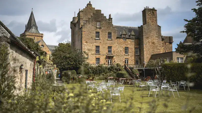 Dornoch Castle Hotel, castillo del siglo XV en el norte de las Tierras Altas de Escocia