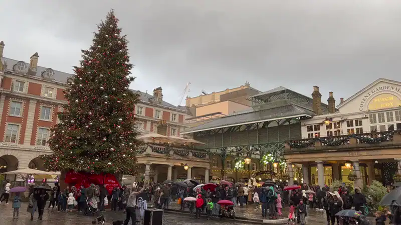 El árbol de Navidad y el mercadito de Covent Garden, en Londres