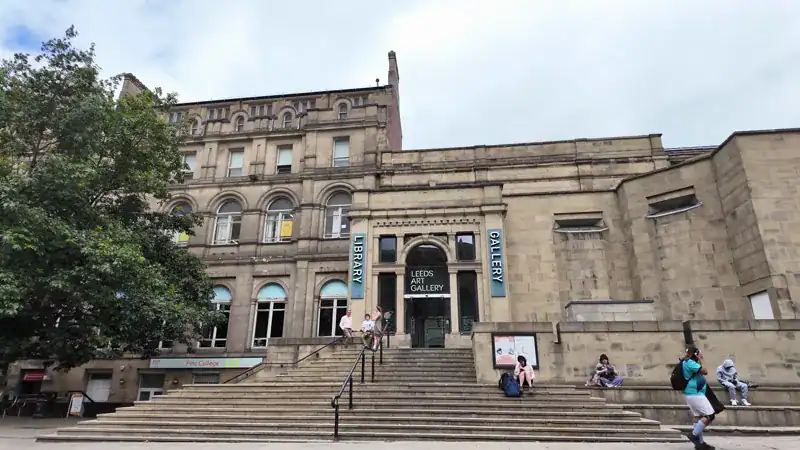 Fachada de la Galería de Arte de Leeds en The Headrow, un edificio de 1888