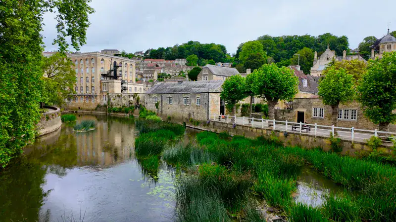 El río Avon y las casas de piedra de Bradford-on-Avon